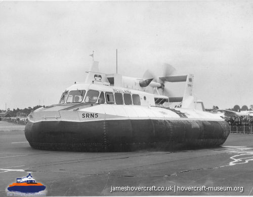 SRN5 with the IHTU -  (credit: The <a href='http://www.hovercraft-museum.org/' target='_blank'>Hovercraft Museum Trust</a>).